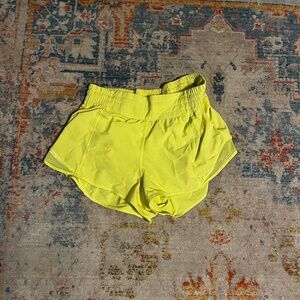 Lululemon Hotty Hot 2.5” short
